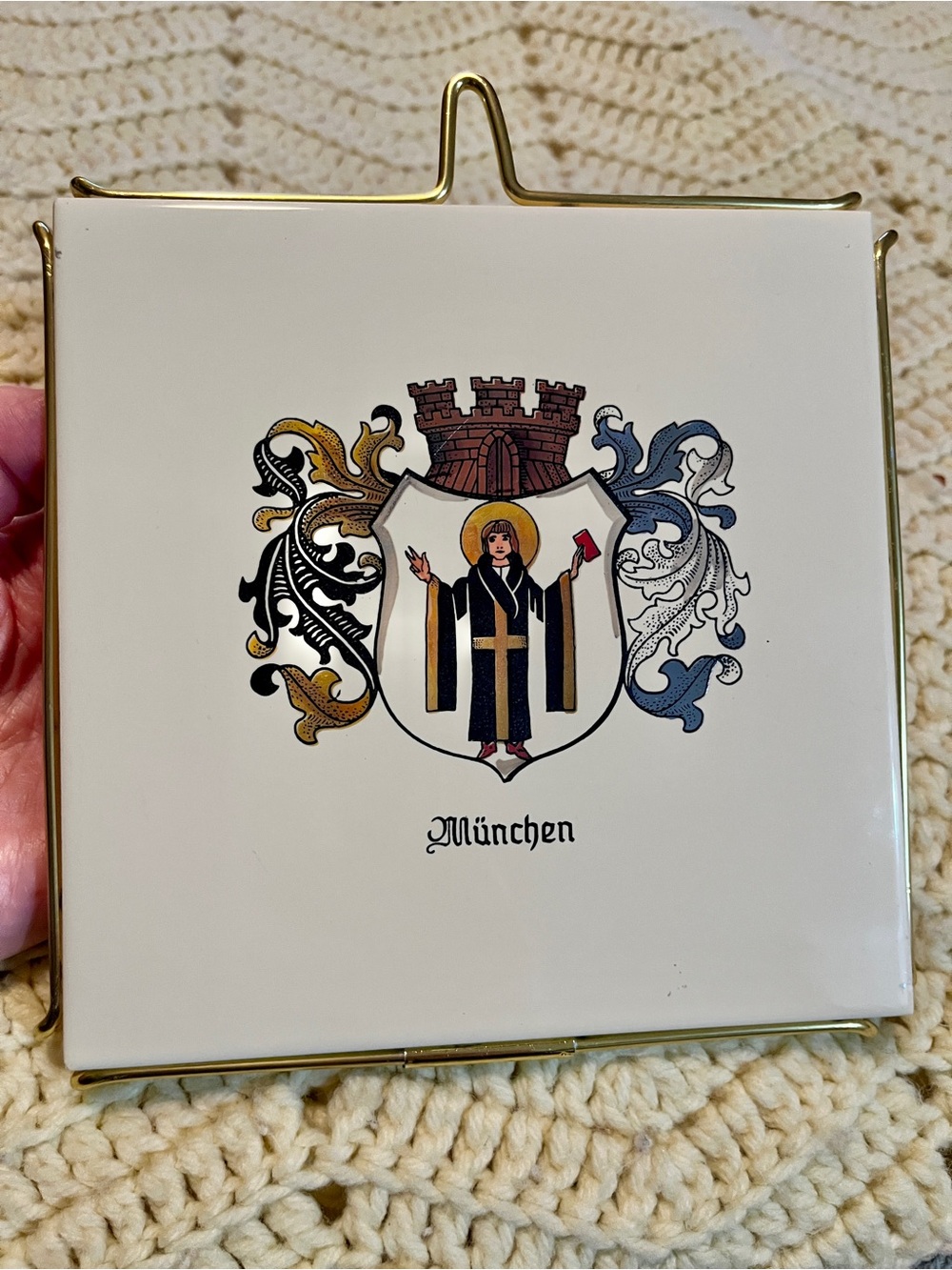 Vintage Munich Coat of Arms Tile Mettlach Germany Handarbeit Wilhem Trivet